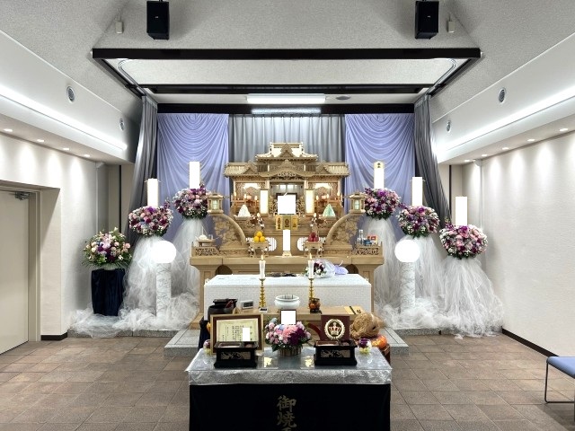 思い出の里会館にて告別式(告別式)