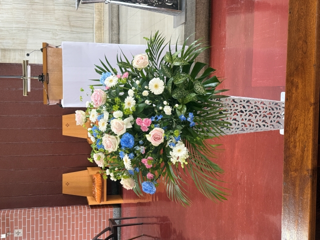 左供花