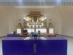 ひかり会館の祭壇の写真を表示